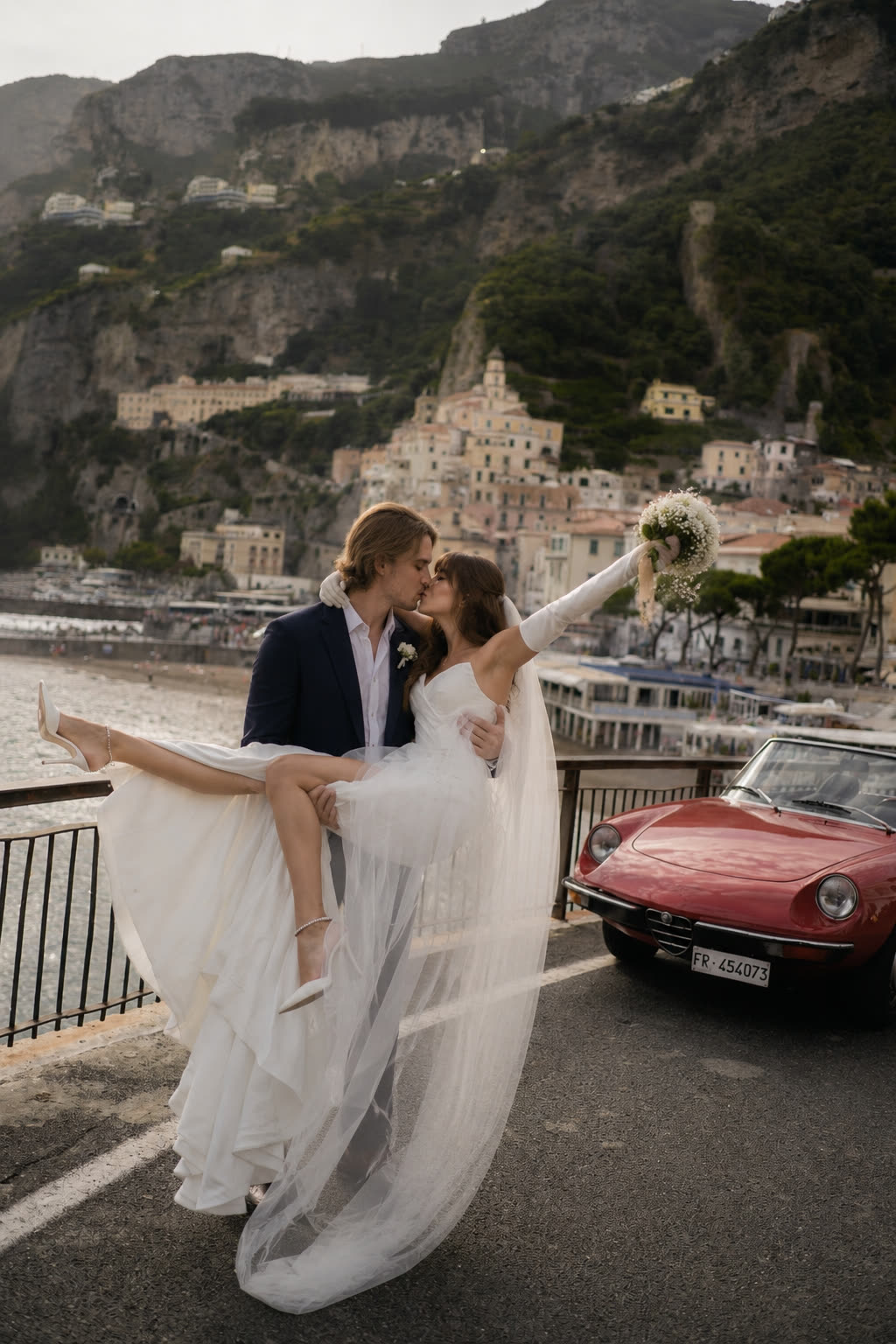 Amalfi Coast wedding couple